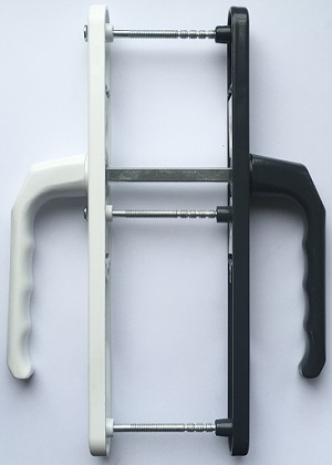 										Дверна ручка з пружиною для ПВХ дверей 25/92 мм. (3 болта) бiл, наружн антрацит-грей
										